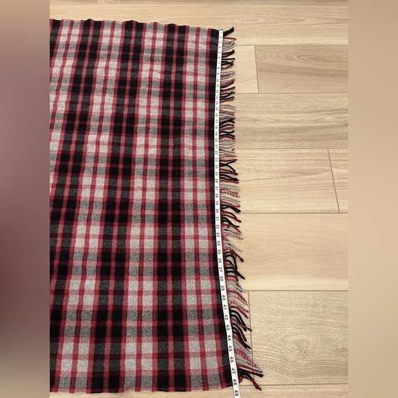 Pendleton Plaid Wool Blanket Fringes Made in USA 65”x48” - Picture 3 of 7
